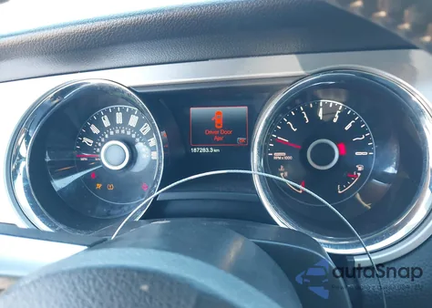 2014 Ford Mustang V6 Premium z USA, uszkodzony, nr VIN 1ZVBP8AM3E5268875